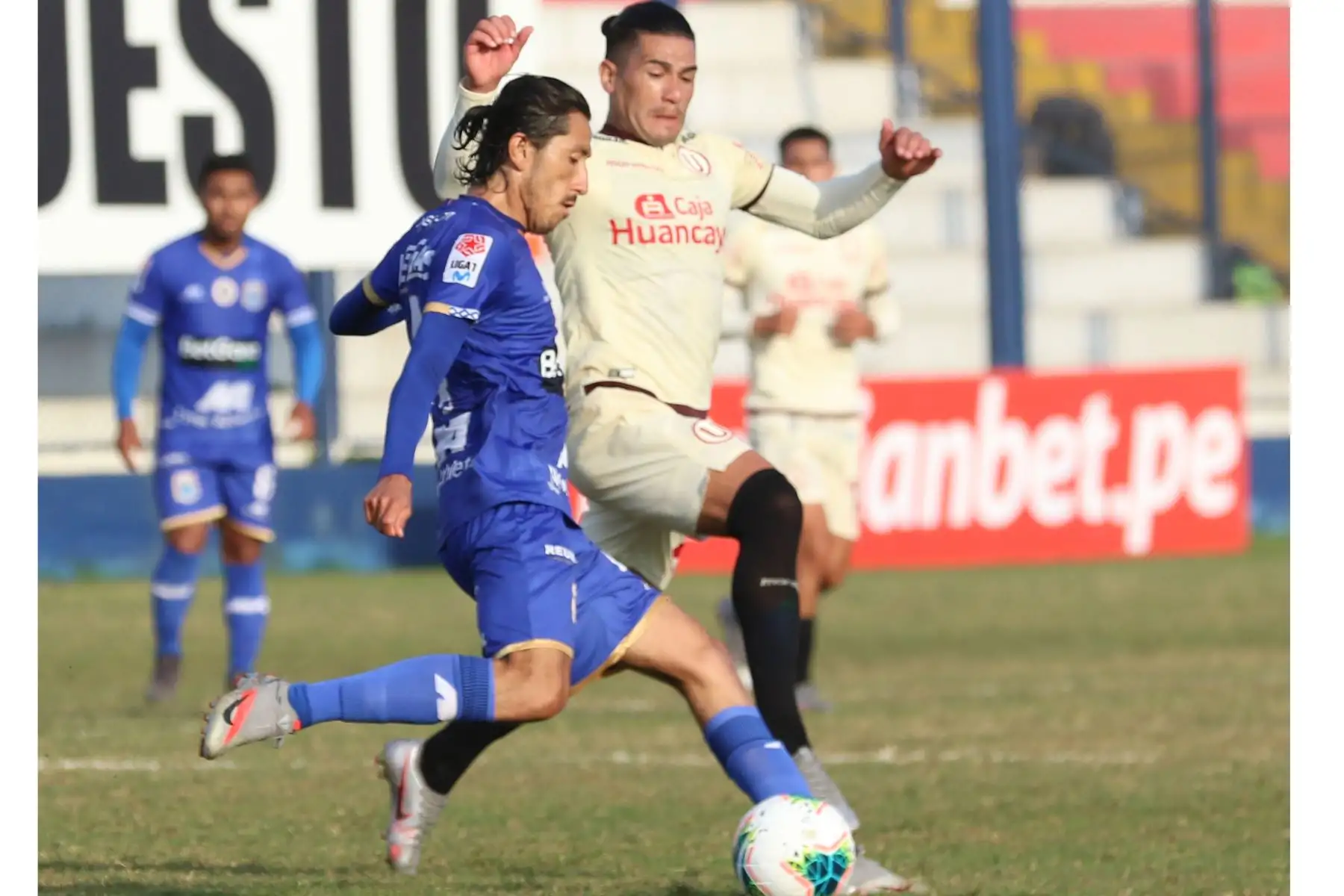 Universitario de Deportes y Deportivo Binacional empataron 1a1, en  partido disputado en el estadio Iván Elías Moreno, de Villa El Salvador, por la decimosétima fecha del torneo Apertura de la Liga 1.Foto: ANDINA/Liga 1 Universitario de Deportes y Deportivo Binacional empataron 1a1, en  partido disputado en el estadio Iván Elías Moreno, de Villa El Salvador, por la decimosétima fecha del torneo Apertura de la Liga 1.Foto: ANDINA/Liga 1