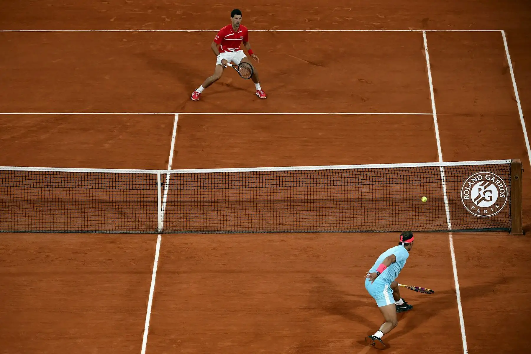 Rafael Nadal venció a Novak Djokovic por la final de Roland Garros 2020, en el Court Philippe Chatrier en Pais. Foto: EFE