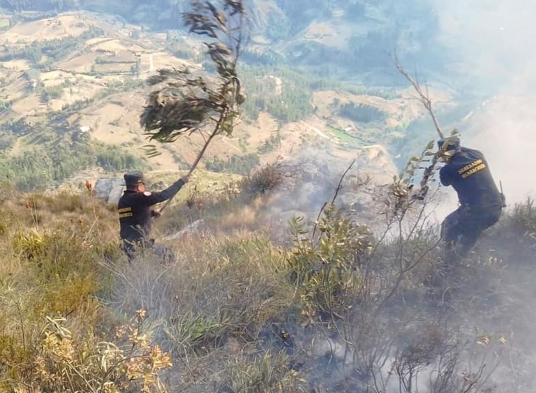 Autoridades y pobladores de la provincia de Sánchez Carrión, en La Libertad, controlaron un incendio forestal que amenazaba con afectar el sitio arqueológico Marcahuamachuco. ANDINA/Difusión
