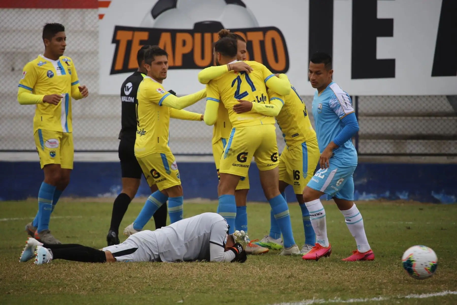 Jugadores de Carlos Stein celebran tras anotar a Deportivo Llacuabamba por la jornada 18 de la Liga1. Foto: @LigaFutProf