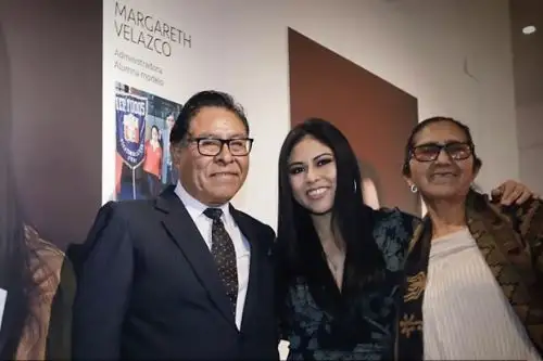 Margareth Velazco, joven becaria puneña, respalda la campaña "La educación no para", impulsada por el Minedu con apoyo del Unicef.
