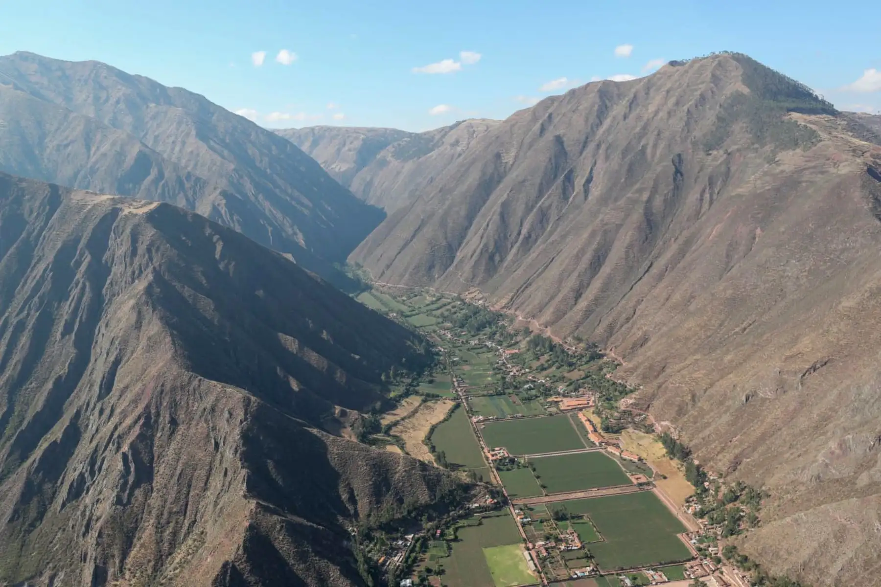 El Premier Walter Martos llegó a Ollantaytambo en el Cusco, para trasladarse a Machu Picchu, donde participará, junto a la ministra del MINCETUR y el gobernador del Gobernador de Cusco, en el recibimiento del sello internacional que certifica al Perú como destino turístico seguro ante el COVID-19.
Foto:ANDINA/PCM