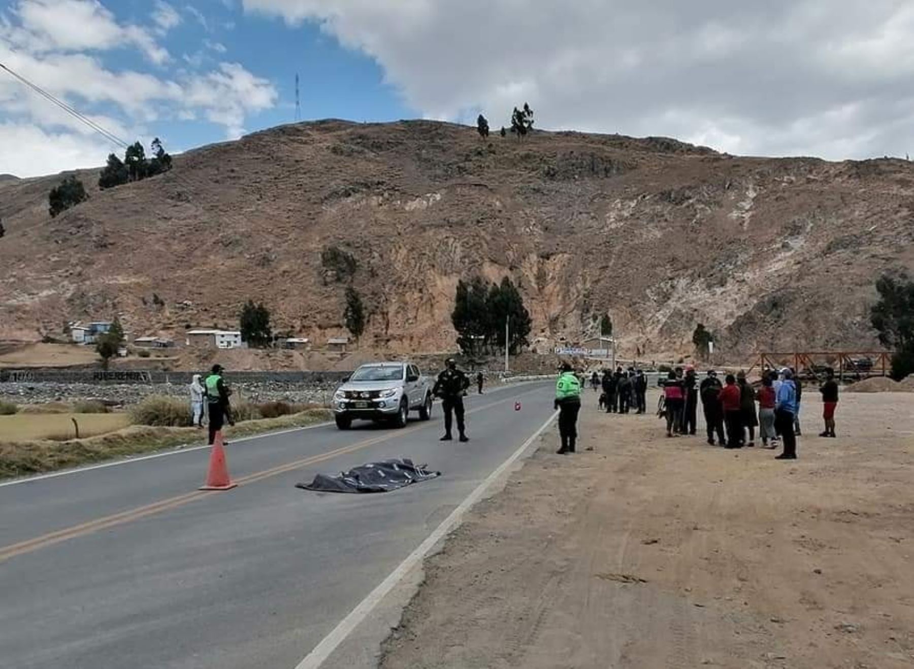 Violento choque de vehículos en la carretera Pativilca–Huaraz, en Áncash, deja un muerto y tres heridos. Los lesionados fueron trasladados al Hospital de Recuay. ANDINA/Difusión
