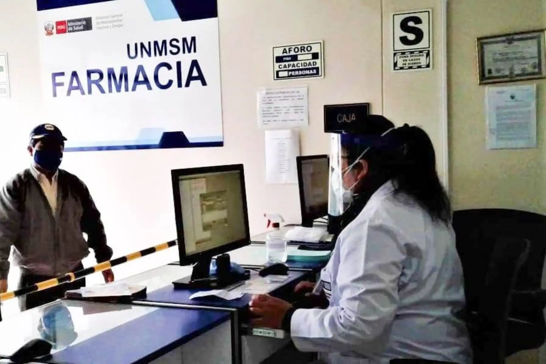 San Marcos: Farmacia Digemid brinda orientación para evitar la automedicación. Foto: ANDINA/Difusión.