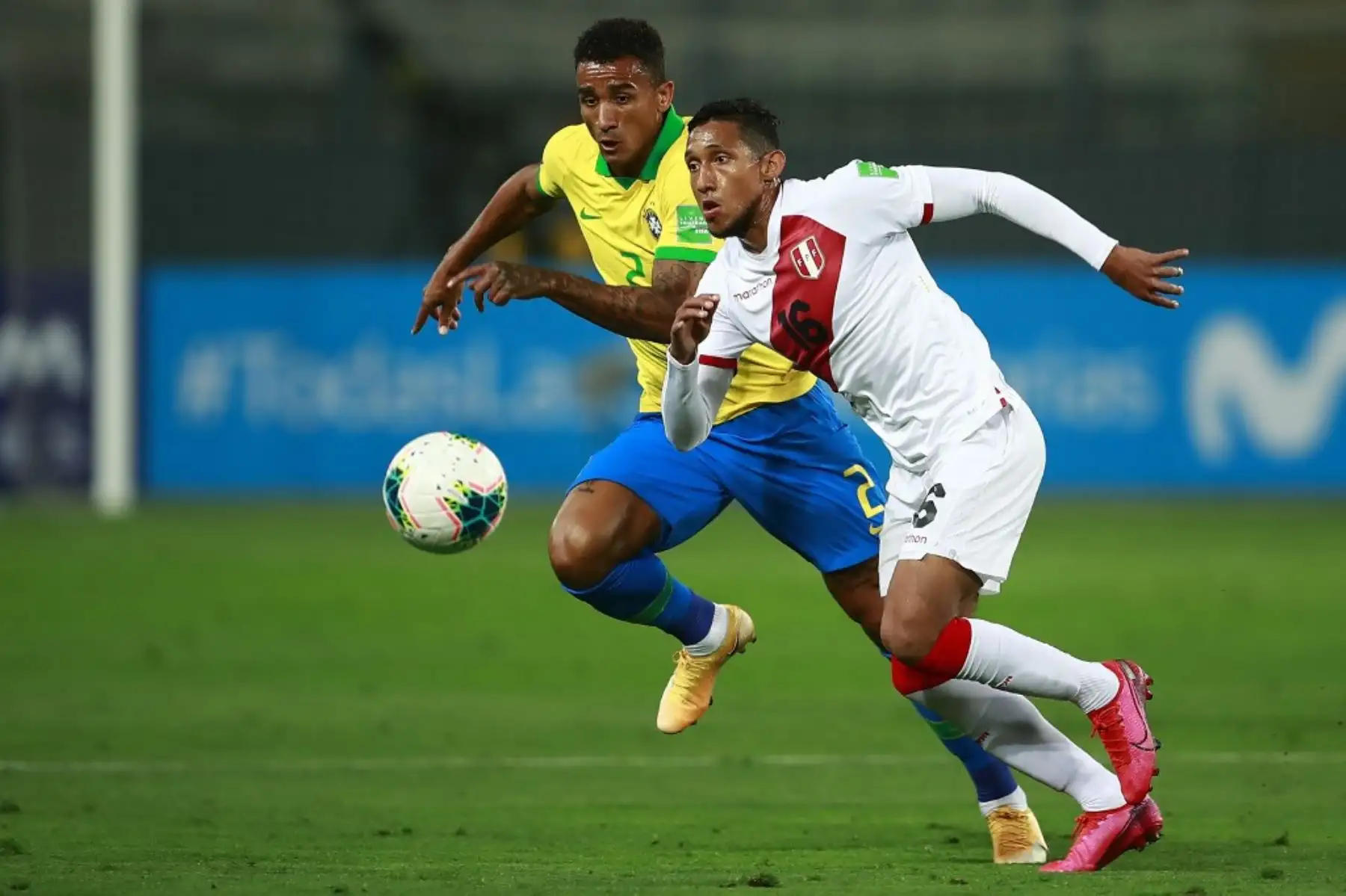 Perú enfrenta a Brasil por la fecha 2 de las eliminatorias. Foto: AFP