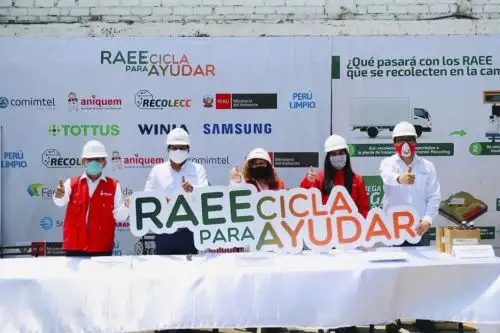 “RAEEcicla para ayudar” es una campaña de triple impacto porque permite proteger el ambiente, prevenir riesgos a la salud de quienes manejen de forma incorrecta los residuos eléctricos y electrónicos, y ayudar al tratamiento de niños quemados. Foto: ANDINA/MInam