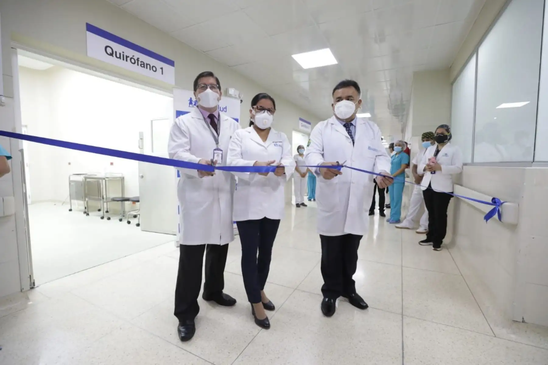 Inauguración del renovado Centro Quirúrgico del Hospital Negreiros, de la Red Sabogal, que permitirá aumentar en un cincuenta por ciento  los procedimientos quirúrgicos que se realizan a los asegurados del Callao.

Foto: Andina/Essalud
