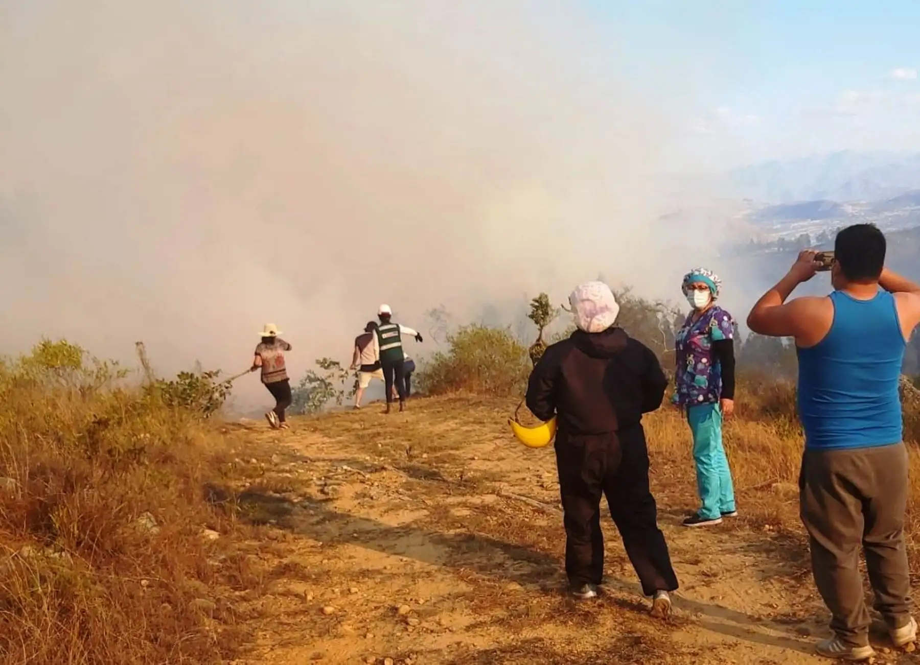 Aumenta a 700 las hectáreas de terreno (plantaciones forestales, áreas de cultivo y pastos naturales) afectadas por incendios forestales en Cajamarca. ANDINA/Difusión