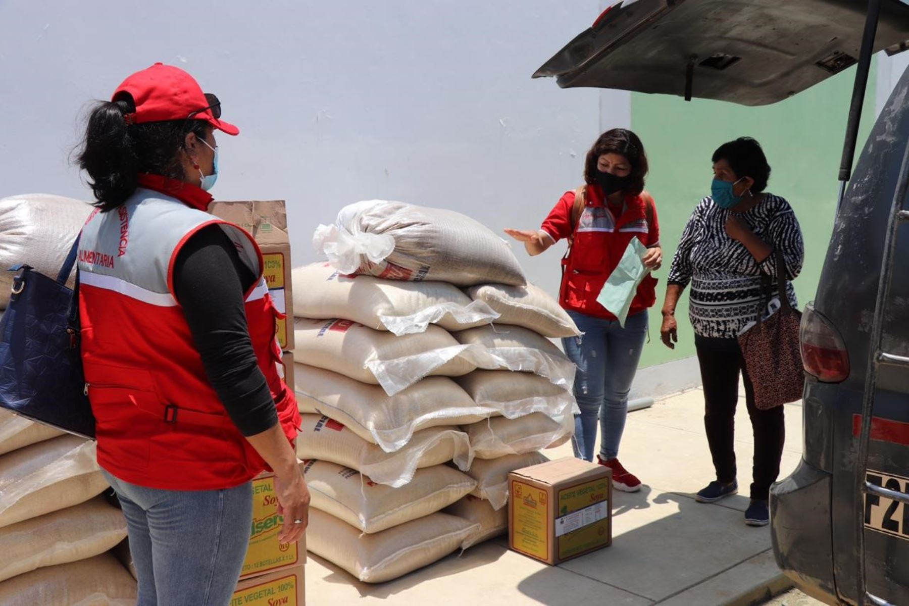 La municipalidad de Lambayeque inició la entrega de víveres a 176 comedores de la provincia para garantizar la alimentación de la población vulnerable. Foto: ANDINA/Difusión