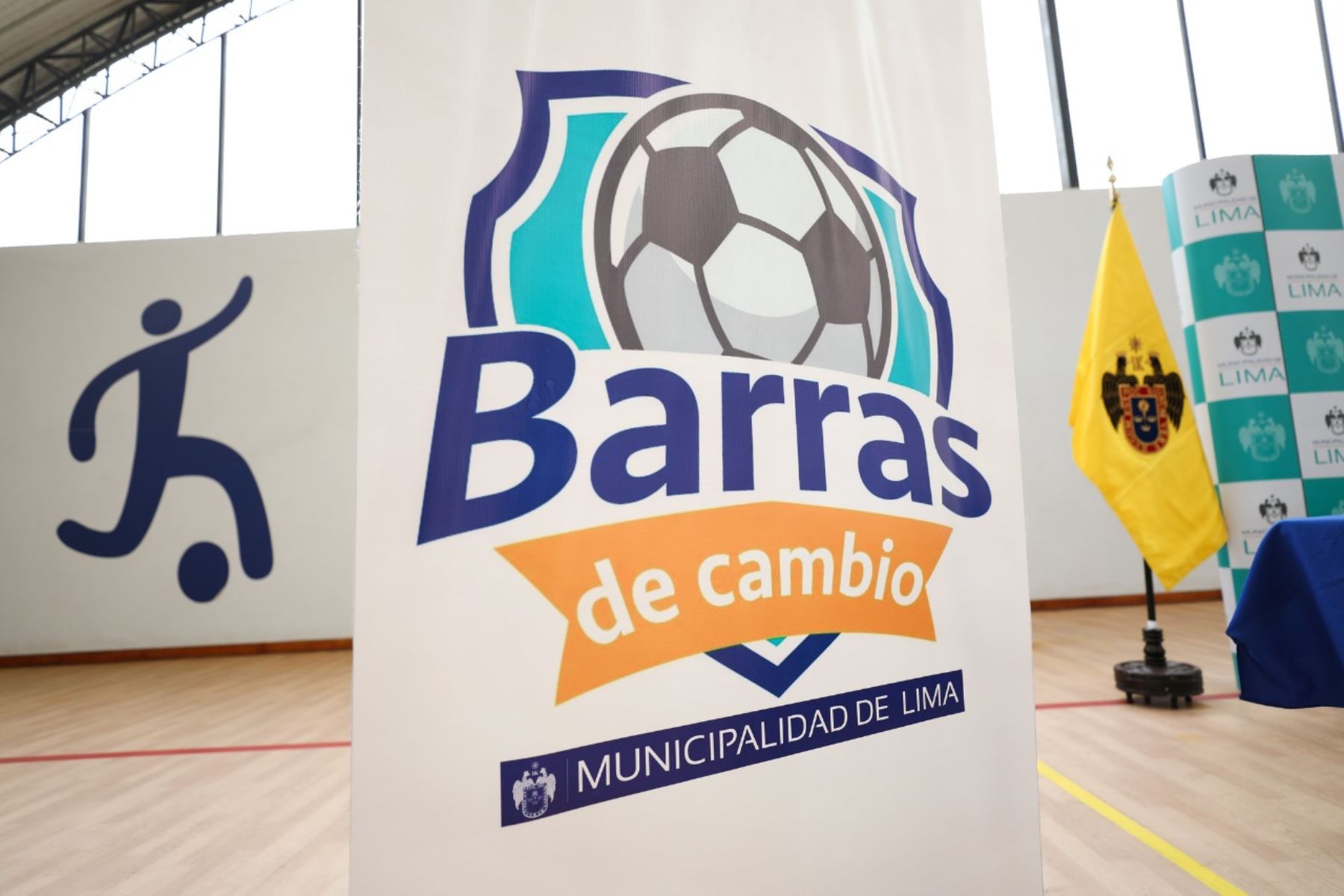 La Municipalidad de Lima lanzó Barras de Cambio, un programa social que busca beneficiar a jóvenes barristas de los diferentes clubes de fútbol de nuestro país, brindándoles oportunidades de desarrollo personal y profesional. Foto: MML