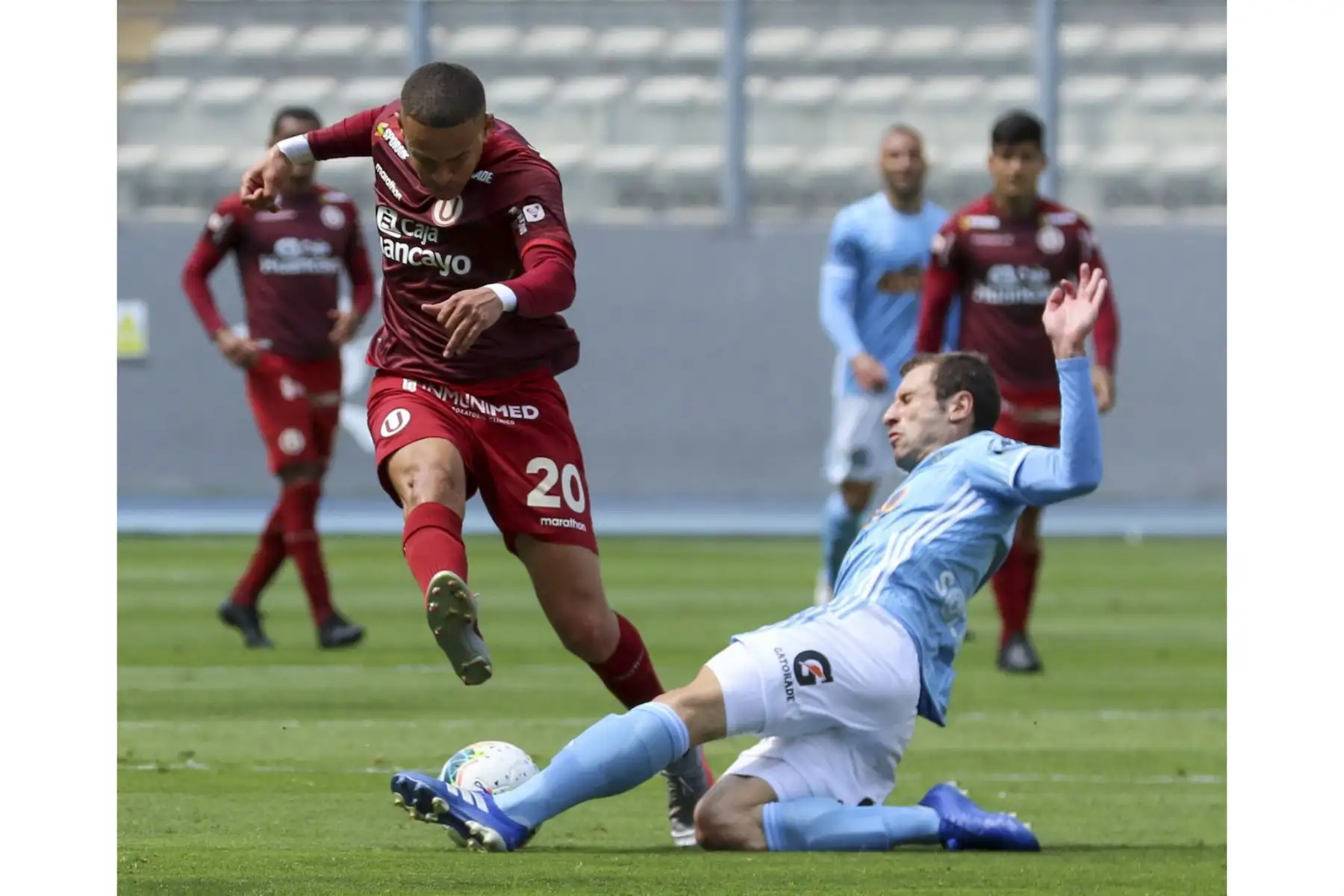 Universitario y Sporting Cristal se enfrentan en el Estadio Nacional por la penúltima fecha del Torneo Apertura. Foto: Liga 1
