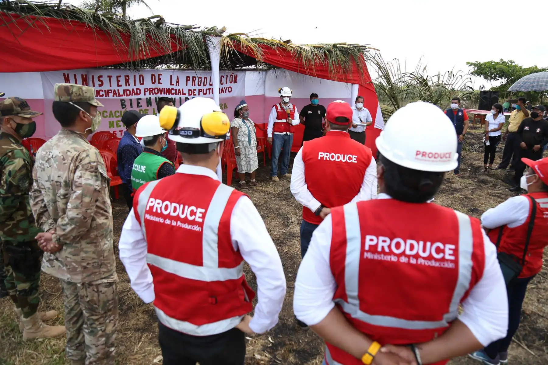 Se plantea la construcción de 40 puestos de comercio, cuatro tiendas, almacén, lactario, entre otros, así como ambientes de servicios generales y complementarios. Foto: Produce