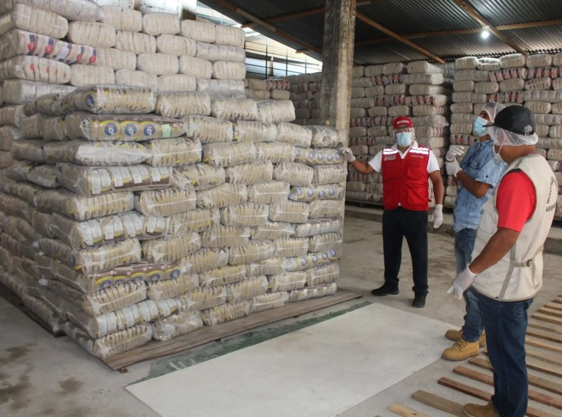 Siete municipios de Huánuco reciben 438 toneladas de alimentos de Qali Warma. Los productos se entregarán a las personas en situación de vulnerabilidad por la pandemia de coronavirus (covid-19). ANDINA/Difusión