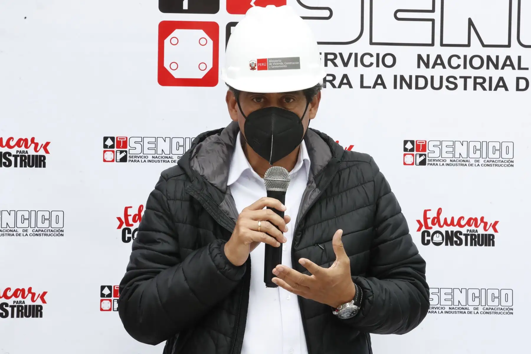 Ministro de Vivienda, Construcción y Saneamiento, Carlos Lozada. ANDINA/Difusión
