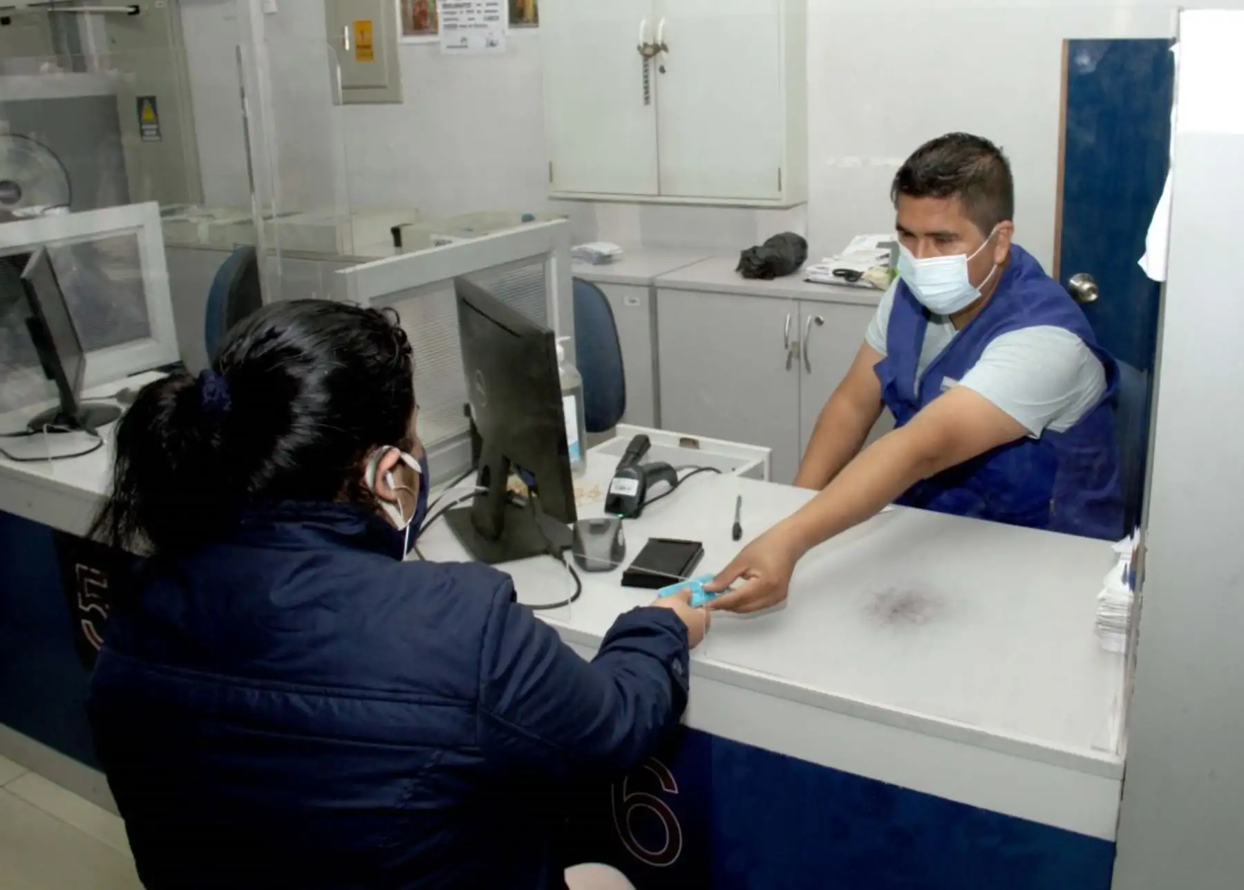 Reniec aumentó a 103 los locales de atención al público de forma presencial tras la pandemia de covid-19.
