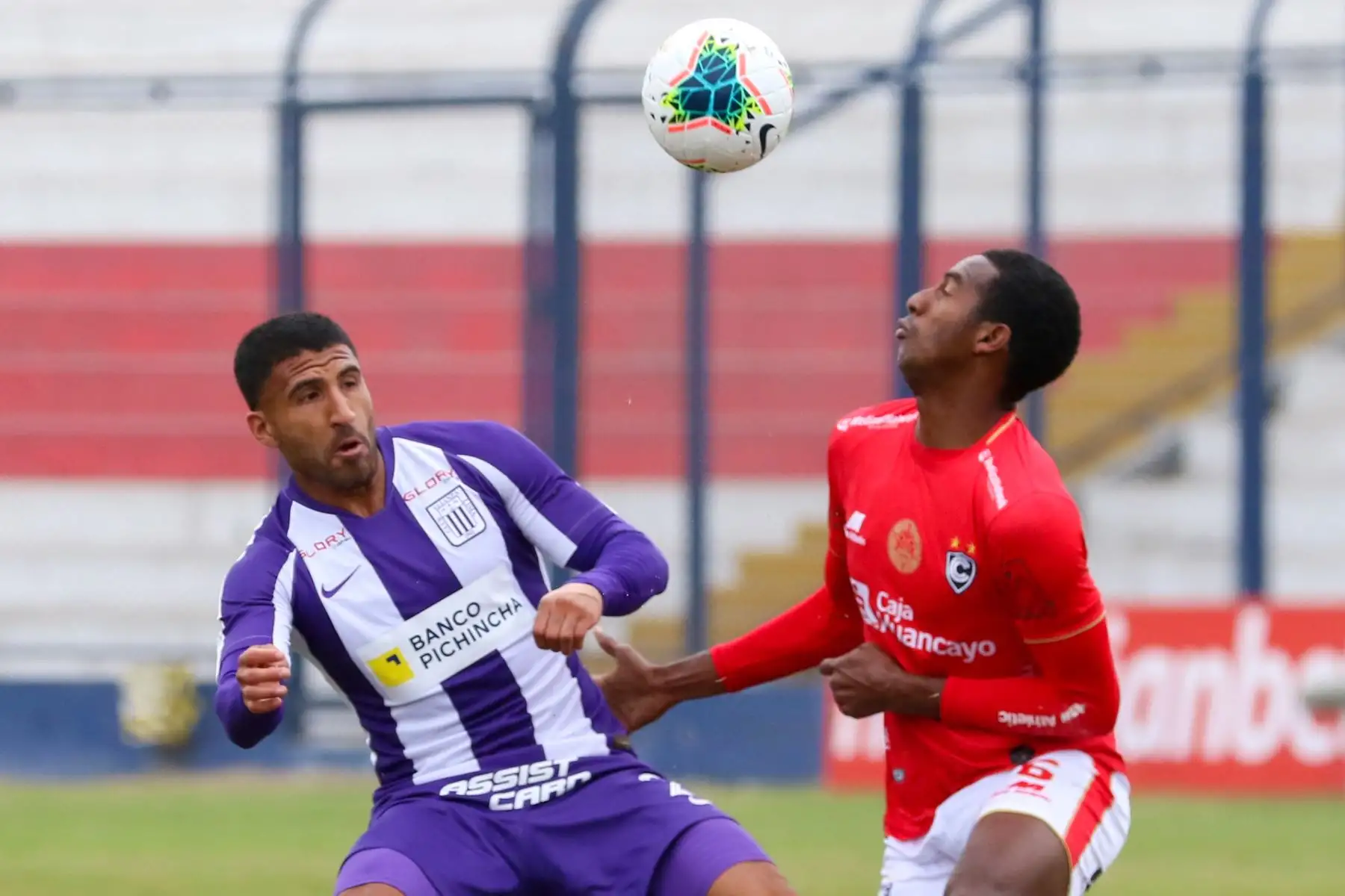 Club  Cienciano gano 2 a 1 a Alianza Lima,  en partido de la fecha 19 de la Liga 1 en el estadio de Villa el Salvador. Foto : ANDINA / Liga 1