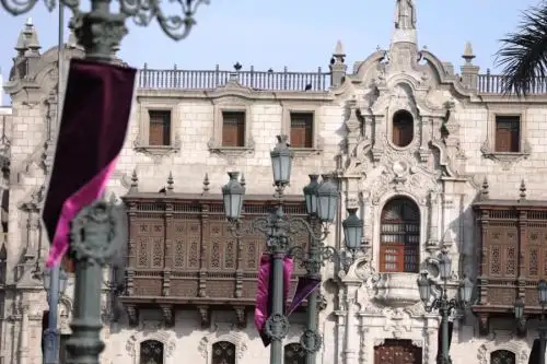 Señor de los Milagros: Plaza de Armas se viste de morado en su honor. Foto: ANDINA/Difusión.