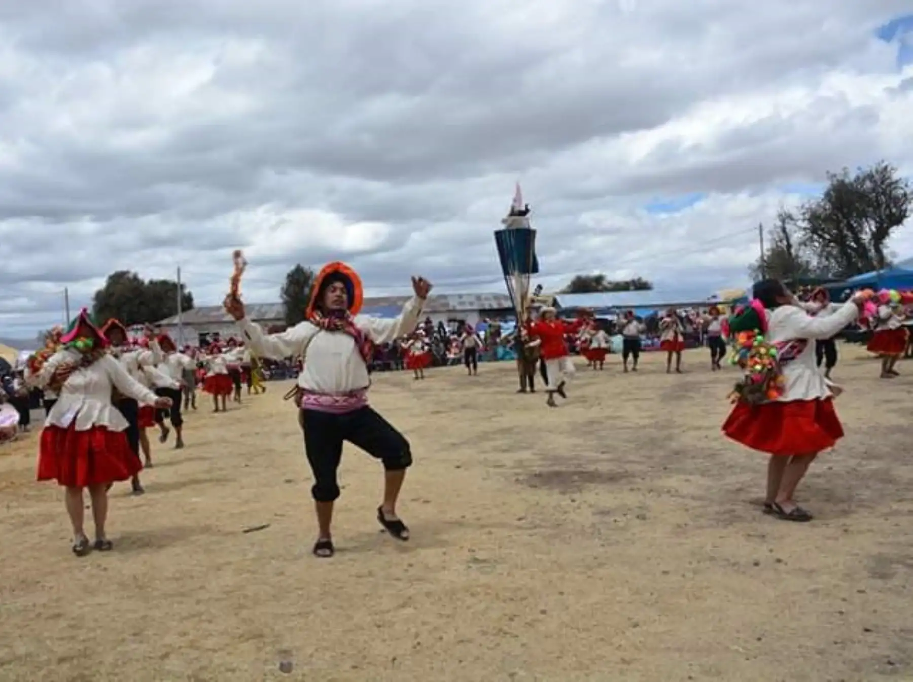 El Ministerio de Cultura declaró Patrimonio Cultural de la Nación a la danza Llameritos de Cantería de Puno. Un baile tradicional andino que  participa de la Festividad de la Virgen de la Candelaria. Foto: Cortesía Llameritos de Cantería Lampa/Facebook