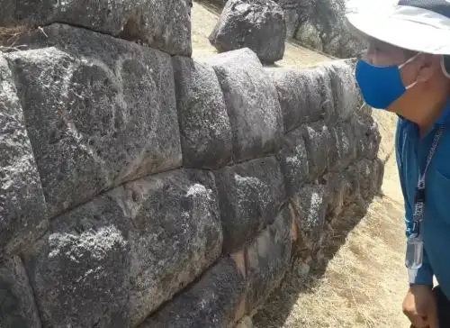 Denuncian un nuevo atentado contra el patrimonio cultural de Cusco. Esta vez se hallaron pintas en muro inca del parque arqueológico Sacsayhuamán. ANDINA/Difusión