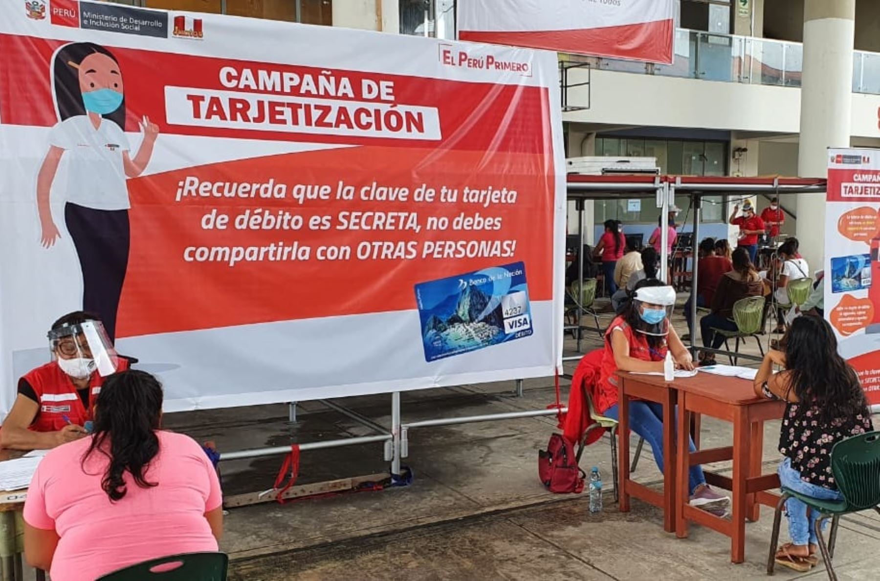 Juntos optimiza entrega de subvención económica a las familias usuarias de este programa social en Loreto con la distribución de tarjetas de débito Multired. ANDINA/Difusión