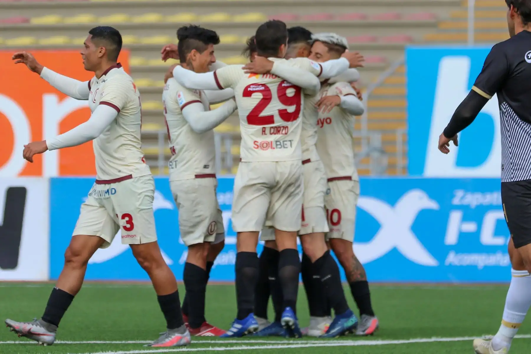 Universitario y Cusco FC se enfrentan por la fecha 19 de la Liga 1, en el estadio San Marcos. Foto: Liga 1