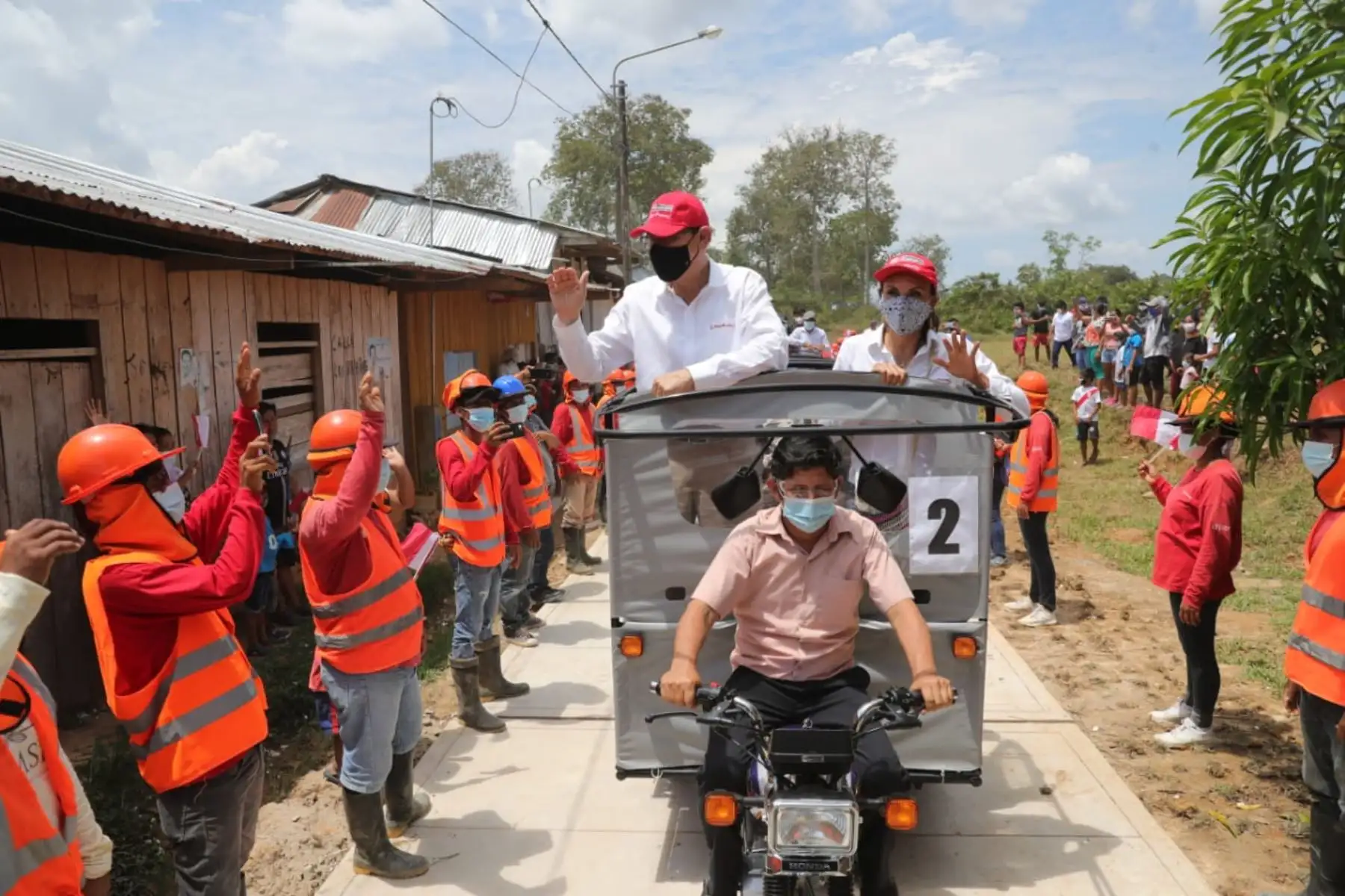 El presidente Martín Vizcarra, participa en la presentación del Núcleo Ejecutor del Proyecto Noa Jayatai – Mujer en la región Loreto. Este es el primer núcleo integrado por mujeres nativas de la Amazonía peruana. Foto: ANDINA/ Prensa Presidencia