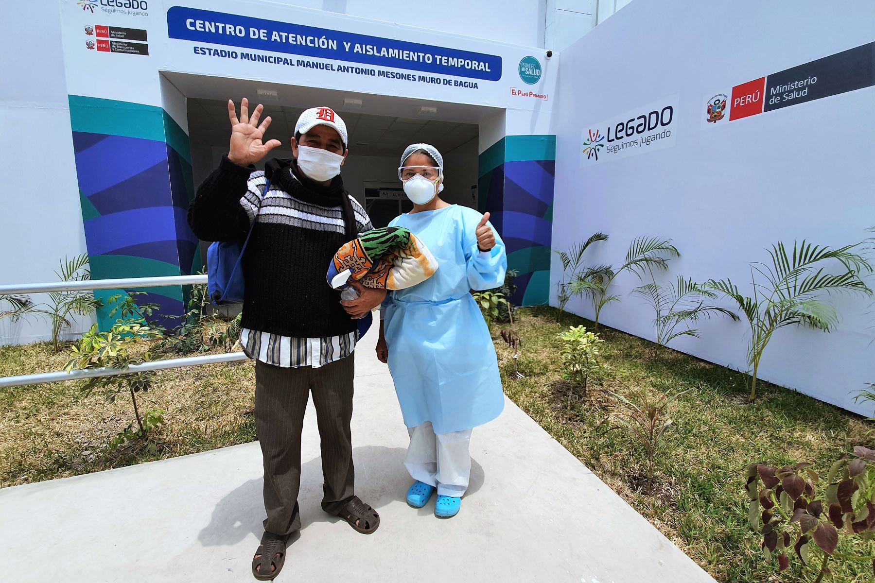 Pacientes de los centros de atención y aislamiento del Proyecto Legado en Amazonas reciben el alta tras superar el covid-19. Foto: ANDINA/Difusión