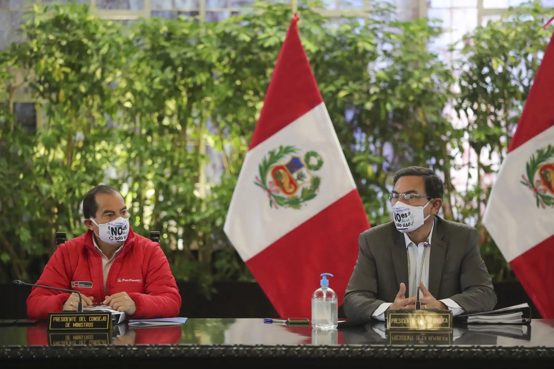 Presidente de la República, Martín Vizcarra en el marco del consejo de ministros, encabezó el lanzamiento de la campaña del Ministerio del Ambiente: Nuestro planeta no es de un solo uso, campaña que busca incentivar el uso de mascarillas reutilizables y empaques biodegradables, así como compostables en el delivery. Foto: ANDINA/Prensa Presidencia