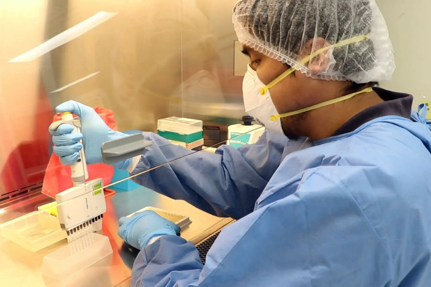 La variante delta es resultado de la mutación del coronavirus SARS-CoV-2, refirió el especialista. Foto: ANDINA/Difusión