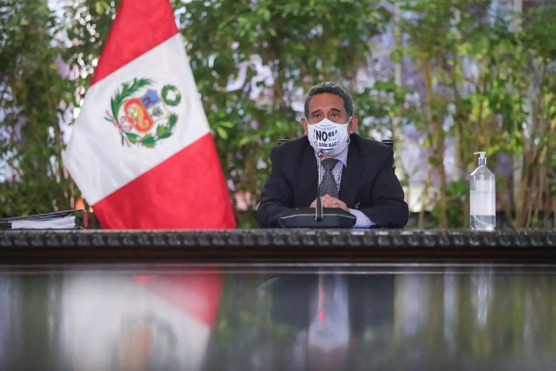 La ceremonia se lleva a cabo en el marco de una nueva sesión del Consejo de Ministros que se realiza desde la mañana en la sede del Ejecutivo. Foto: ANDINA/ Prensa Presidencia