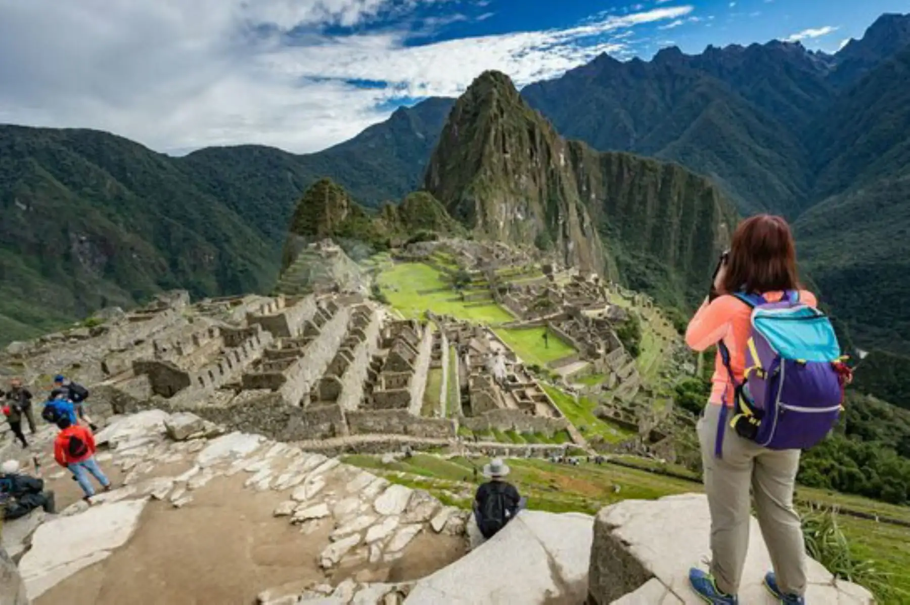 Los visitantes que cuentan con boleto de ingreso a la ciudadela inca de Machu Picchu, que reabrirá sus puertas al turismo desde el 1 de noviembre, deben recordar el cumplimiento obligatorio del protocolo sanitario establecido. ANDINA/Difusión