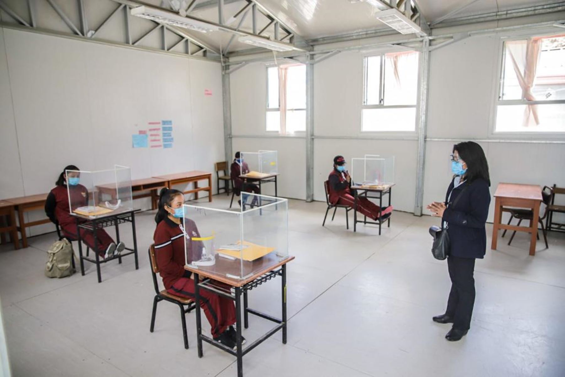 Escolares de 17 colegios rurales de Arequipa reiniciaron hoy labores semipresenciales. ANDINA/Difusión