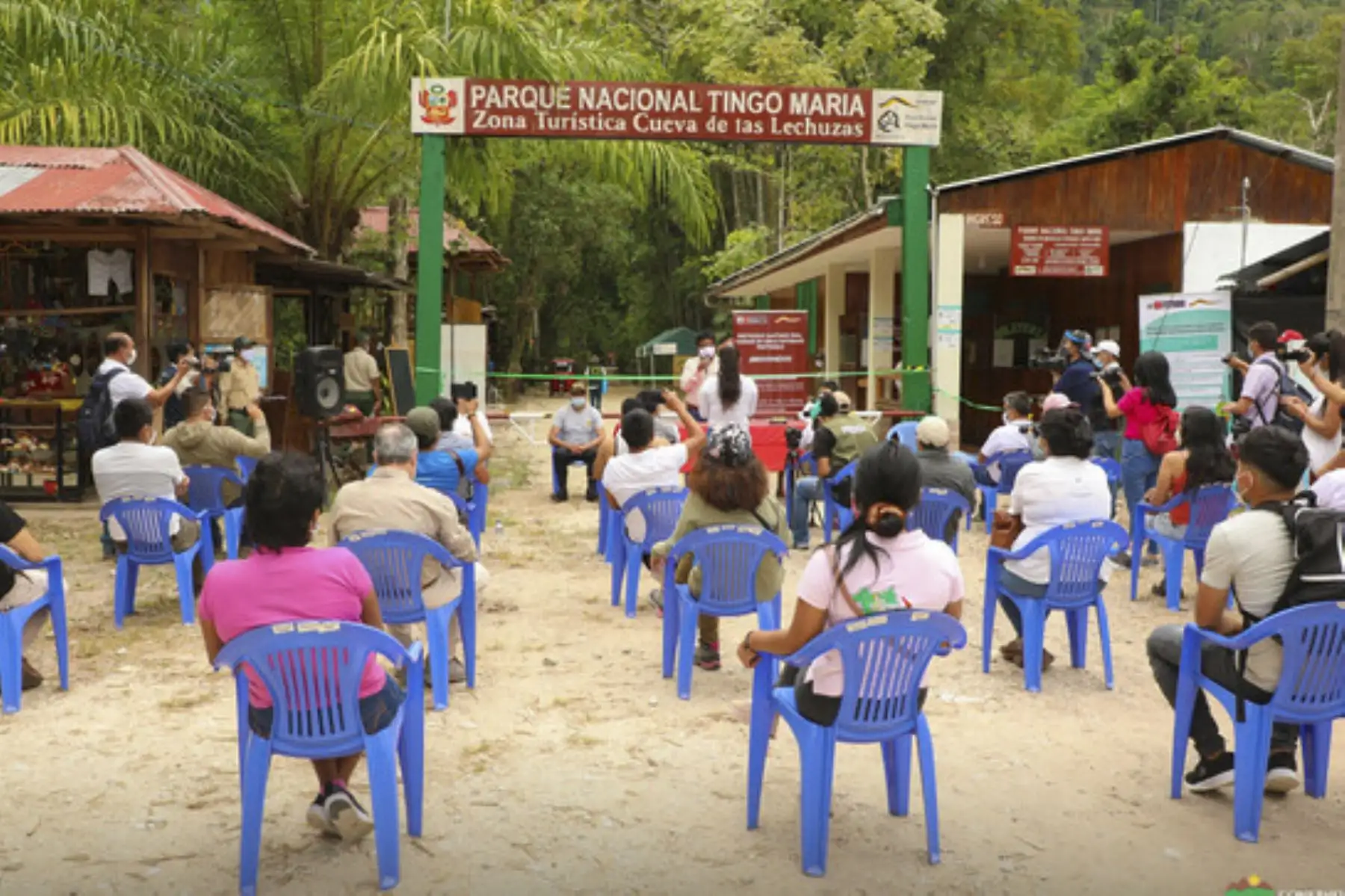 Tras ocho meses de cierre por los efectos de la pandemia, el parque nacional Tingo María reabre sus puertas al público con visitas guiadas a la Cueva de las Lechuzas, Tres de Mayo y Quinceañera. Con este evento, el gobierno regional de Huánuco inicia la apertura de la actividad turística para reactivar la economía en el sector. Foto: ANDINA/Difusión