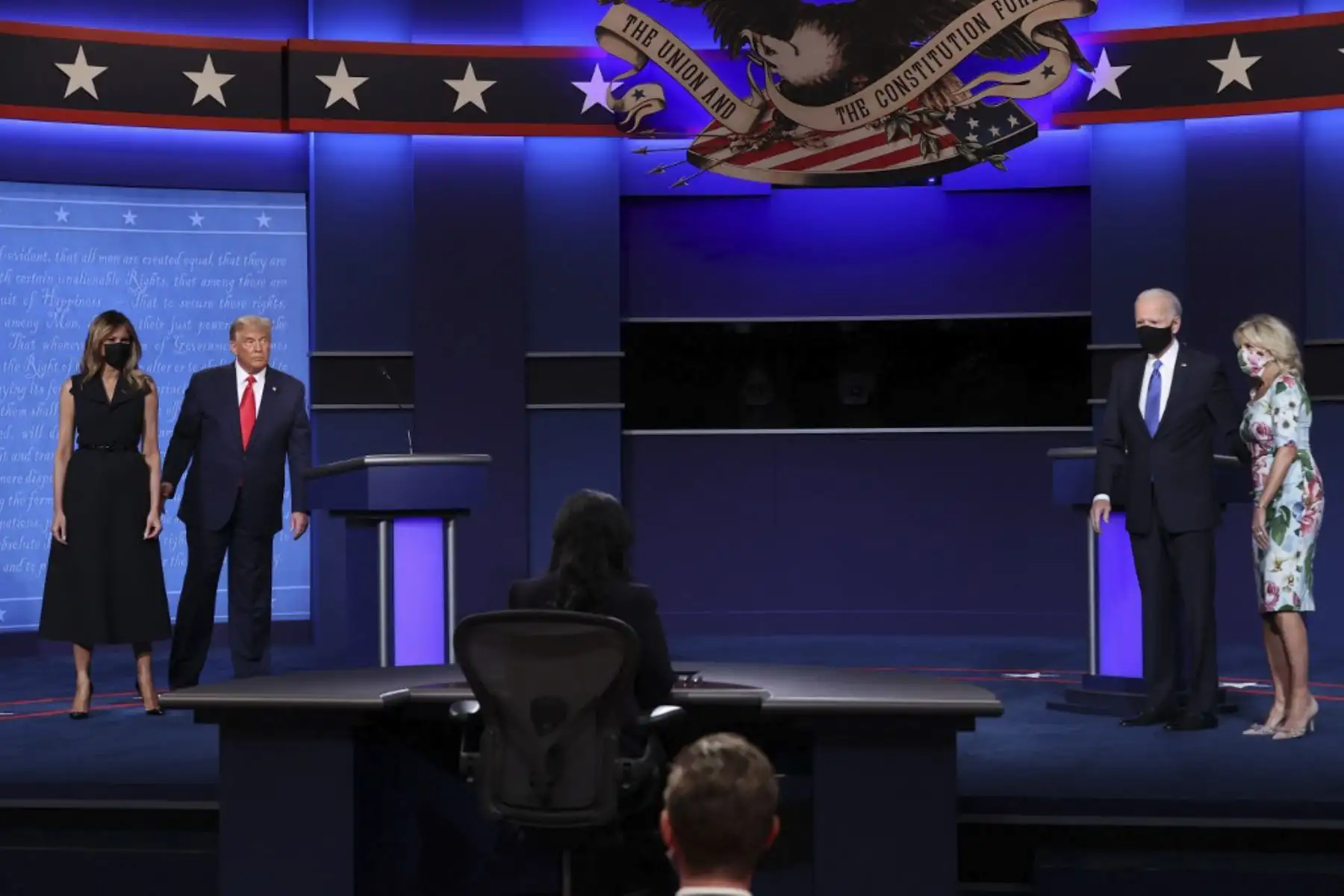 El presidente de los Estados Unidos, Donald Trump, y el candidato presidencial demócrata Joe Biden participan en el debate presidencial final en la Universidad de Belmont el 22 de octubre de 2020 en Nashville, Tennessee. Foto: AFP