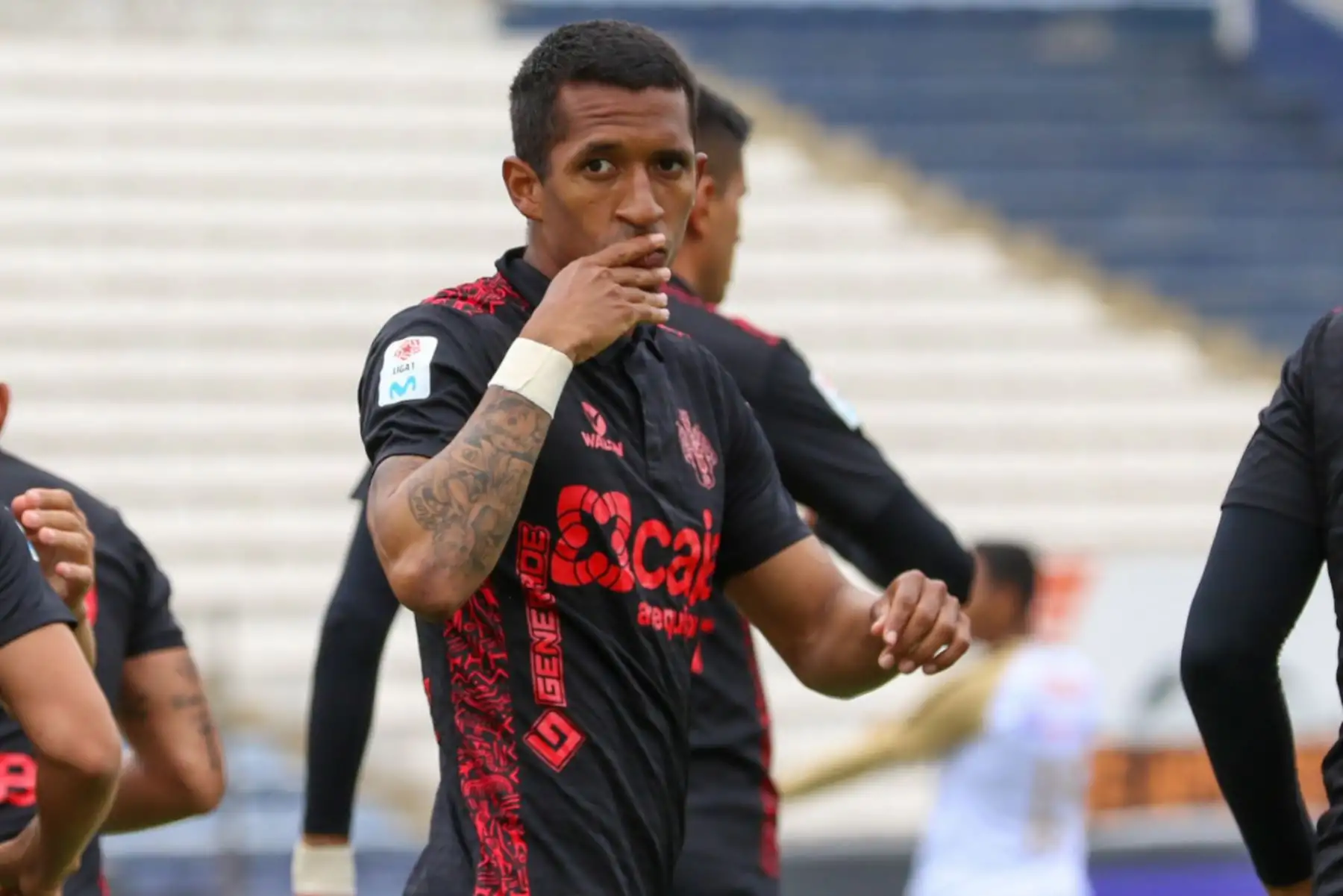 Jhonny Vidales de Melgar de Arequipa celebra luego de anotarle al Cusco F.C. por la primera fecha del grupo B de la Liga 1 en el estadio Alejandro Villanueva.

Foto: FPF