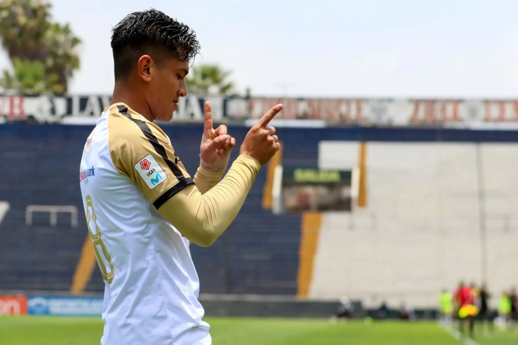 José Rivera de Cusco FC celebra luego de anotarle al Melgar de Arequipa por la primera fecha del grupo B de la Liga 1 en el estadio Alejandro Villanueva.

Foto: FPF