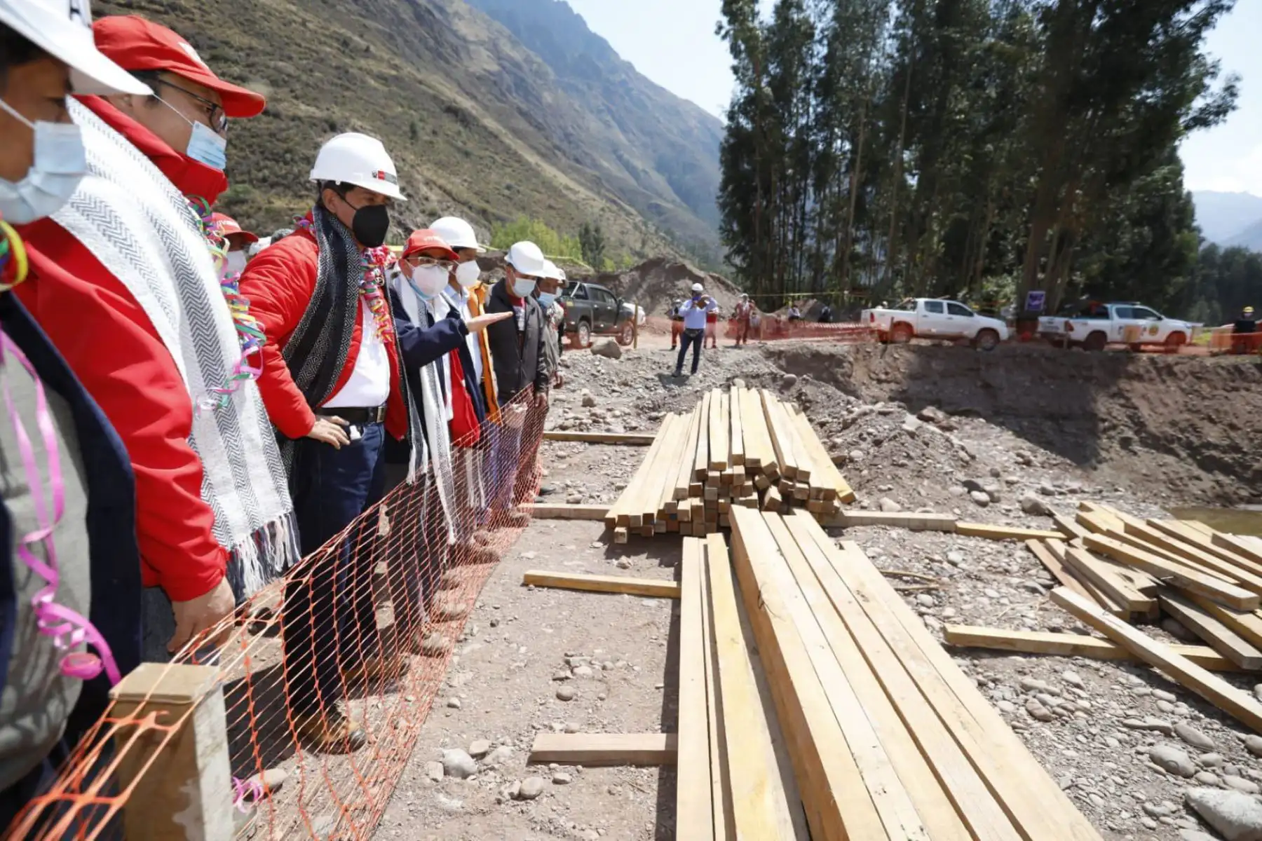 El ministro de Vivienda y Construcción Carlos Lozada  inspecciono el mejoramiento del servicio de agua potable y alcantarillado en Taray, provincia de Calca, en la región Cuzco. Foto: ANDINA/ MVCS