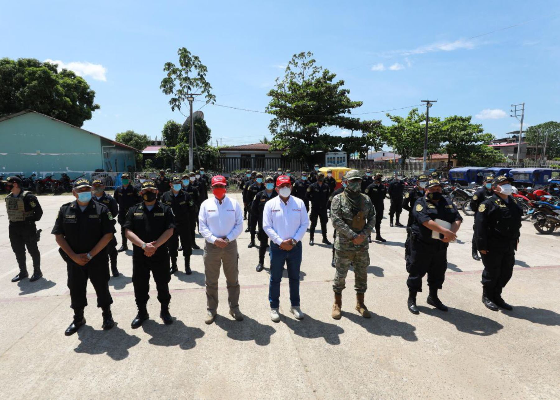 Ministros de Defensa, Jorge Chávez, y del Interior, César Gentille, supervisaron acciones contra la minería ilegal en Madre de Dios.