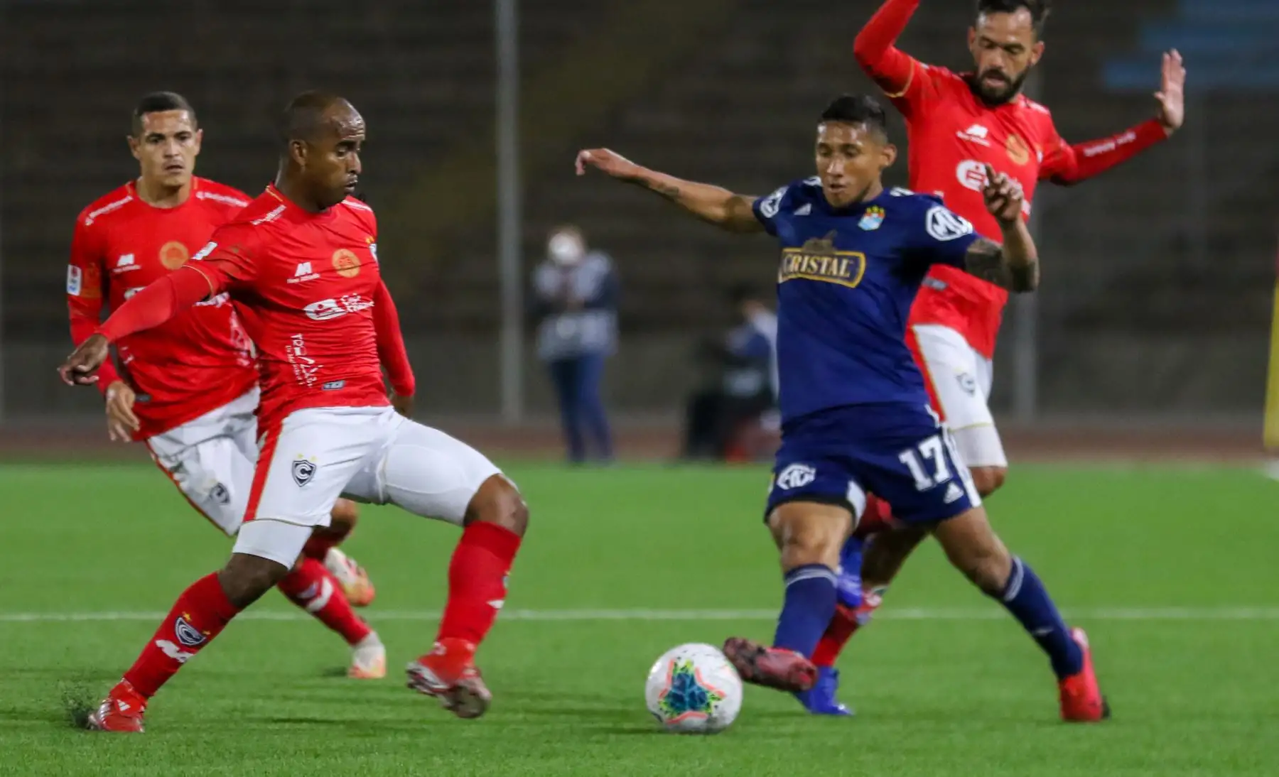 Club Cienciano gana 1 a 0 al Sporting Cristal,  en partido de la fecha 1 Fase 2 de la Liga Movistar, en el estadio UNMSM. Foto: ANDINA/ Liga 1