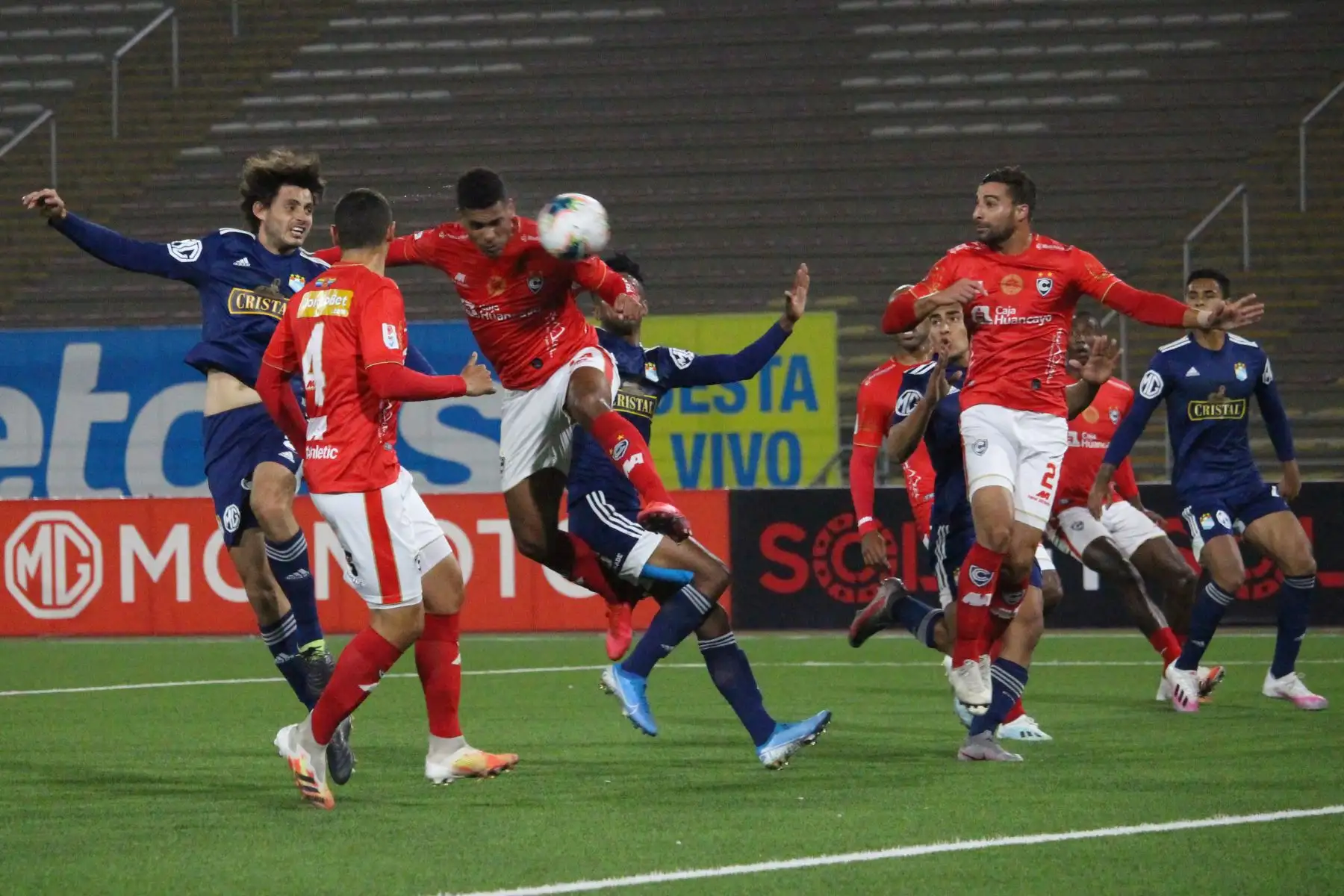 Sporting Cristal gana 3 a 2  al Club Cienciano, en partido de la fecha 1 Fase 2 de la Liga Movistar, en el estadio UNMSM. Foto: ANDINA/ Liga 1