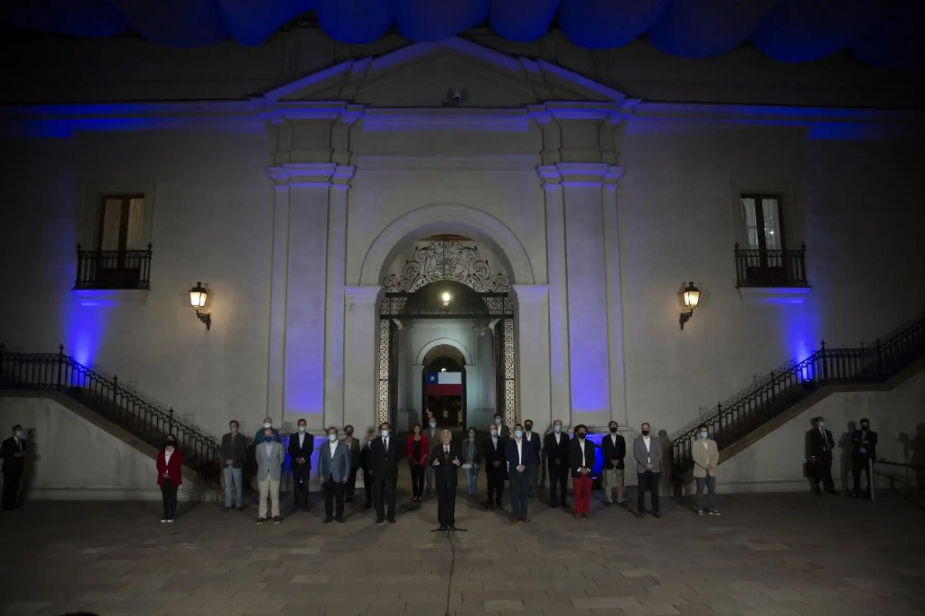El presidente de Chile, Sebastián Piñera, habla en el palacio presidencial de La Moneda, en Santiago,  tras los resultados de la votación del referéndum constitucional. Foto: AFP