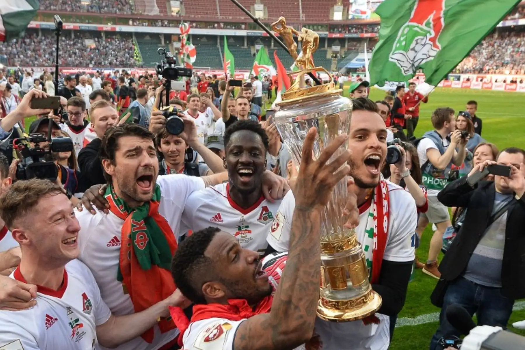 El delantero peruano del Lokomotiv Jefferson Farfán se coronó  campeón de la Premier League de Rusia tras vencer por 1 - 0 de local al Zenit, el 05 de mayo del 2018. Foto: INTERNET/Medios