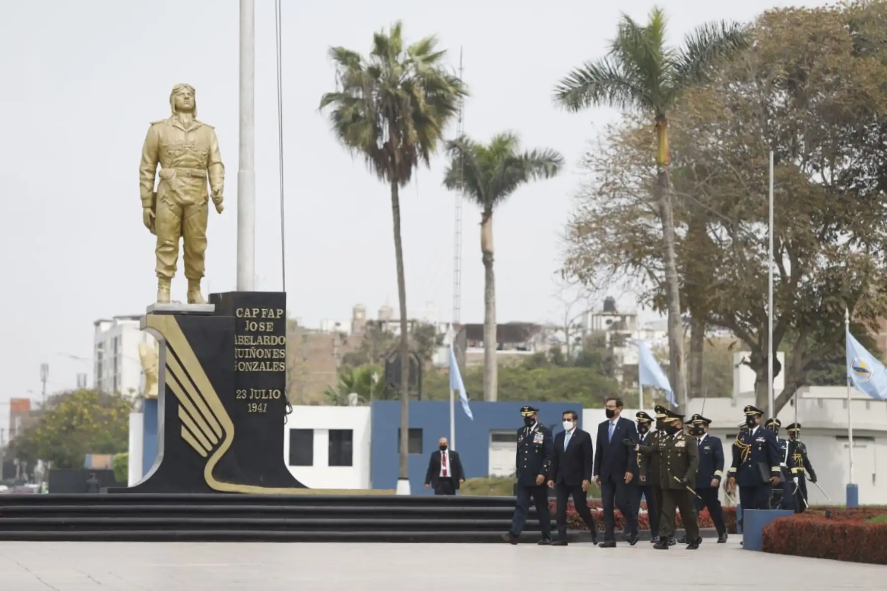 El presidente Martin Vizcarra, encabeza ceremonia por del Día del Veterano de Guerra y de la Pacificación Nacional, evento que honra el valor de miembros de las FF.AA. y Policía Nacional que participaron en conflictos en defensa de la soberanía nacional.
Foto: ANDINA/Prensa Presidencia