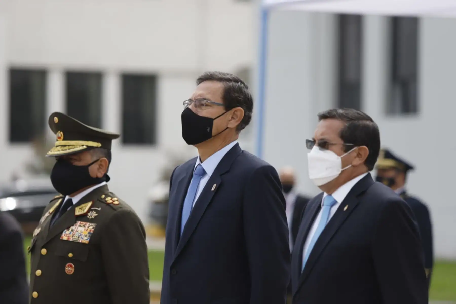 El presidente Martin Vizcarra, encabeza ceremonia por del Día del Veterano de Guerra y de la Pacificación Nacional, evento que honra el valor de miembros de las FF.AA. y Policía Nacional que participaron en conflictos en defensa de la soberanía nacional.
Foto: ANDINA/Prensa Presidencia
