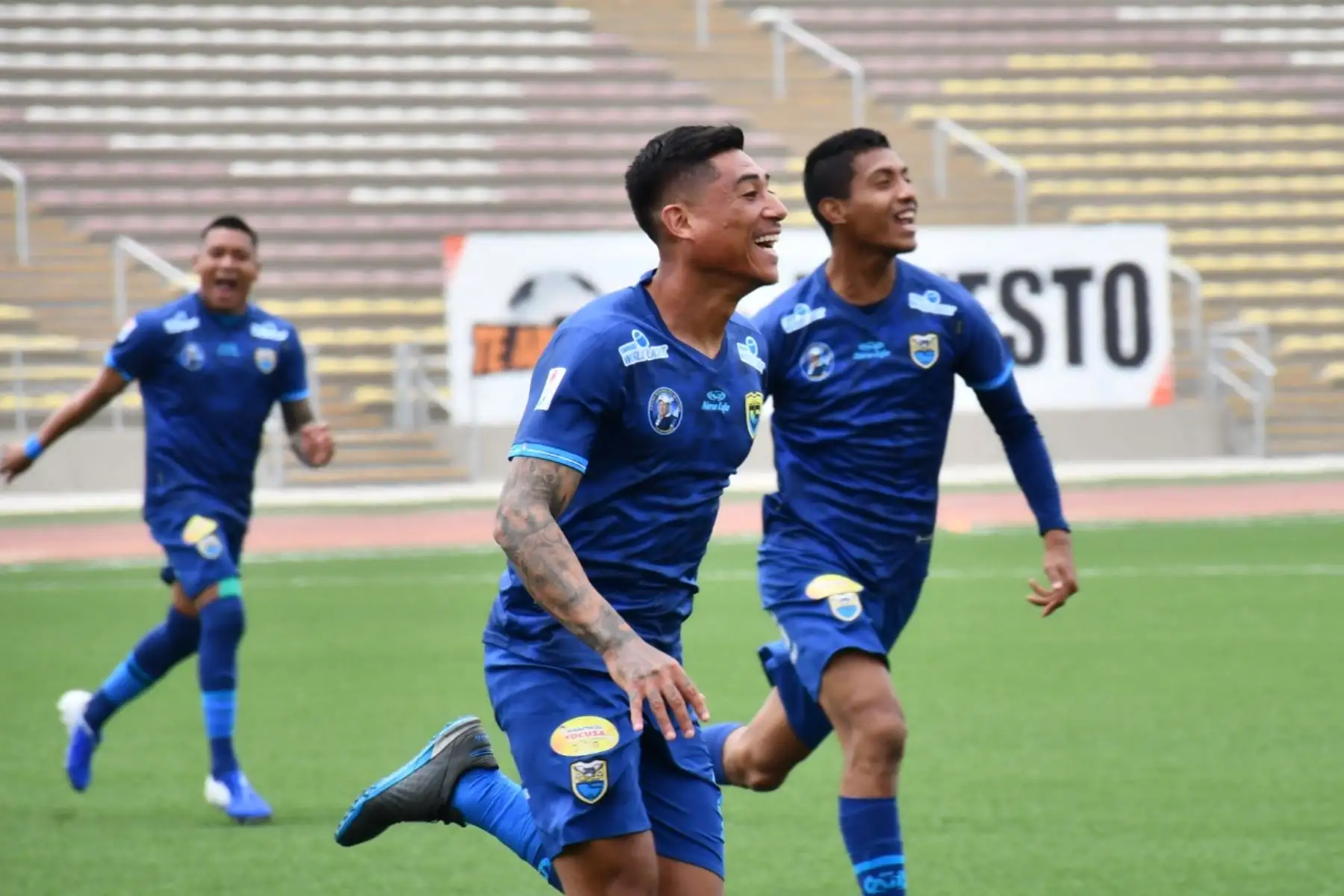 El futbolista Christian Mejía del club Carlos Stein celebra tras anotar el primer gol ante Cantolao por la fecha 1 de la fase 2 de la Liga 1, en el estadio San Marcos. Foto: Liga 1 El futbolista Christian Mejía del club Carlos Stein celebra tras anotar el primer gol ante Cantolao por la fecha 1 de la fase 2 de la Liga 1, en el estadio San Marcos. Foto: Liga 1