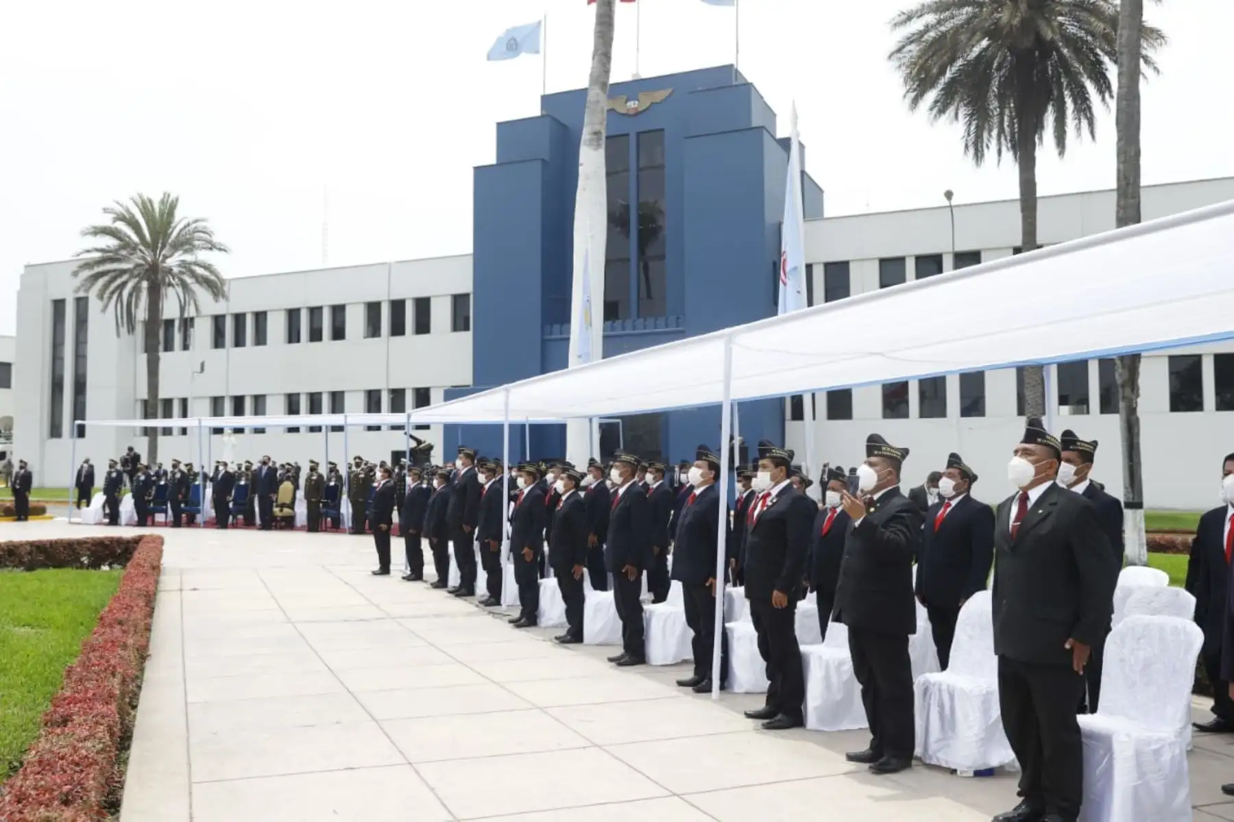 El presidente Martin Vizcarra, encabeza ceremonia por del Día del Veterano de Guerra y de la Pacificación Nacional, evento que honra el valor de miembros de las FF.AA. y Policía Nacional que participaron en conflictos en defensa de la soberanía nacional.
Foto: ANDINA/Prensa Presidencia