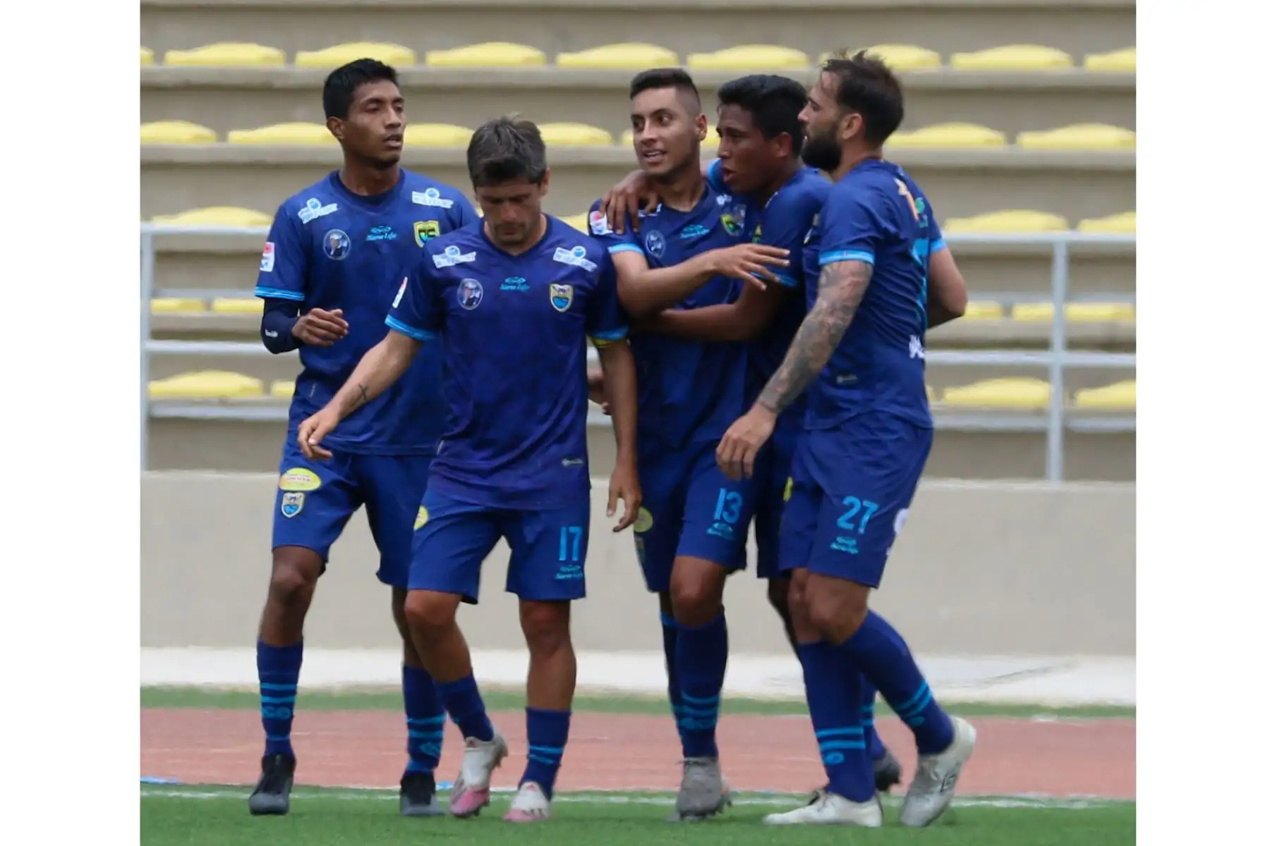 El futbolista Joaquín Aguirre del club Carlos Stein celebra junto a sus compañeros tras anotar ante Cantolao por la fecha 1 la de fase 2 de la Liga 1. Foto: Liga 1 El futbolista Joaquín Aguirre del club Carlos Stein celebra junto a sus compañeros tras anotar ante Cantolao por la fecha 1 la de fase 2 de la Liga 1. Foto: Liga 1
