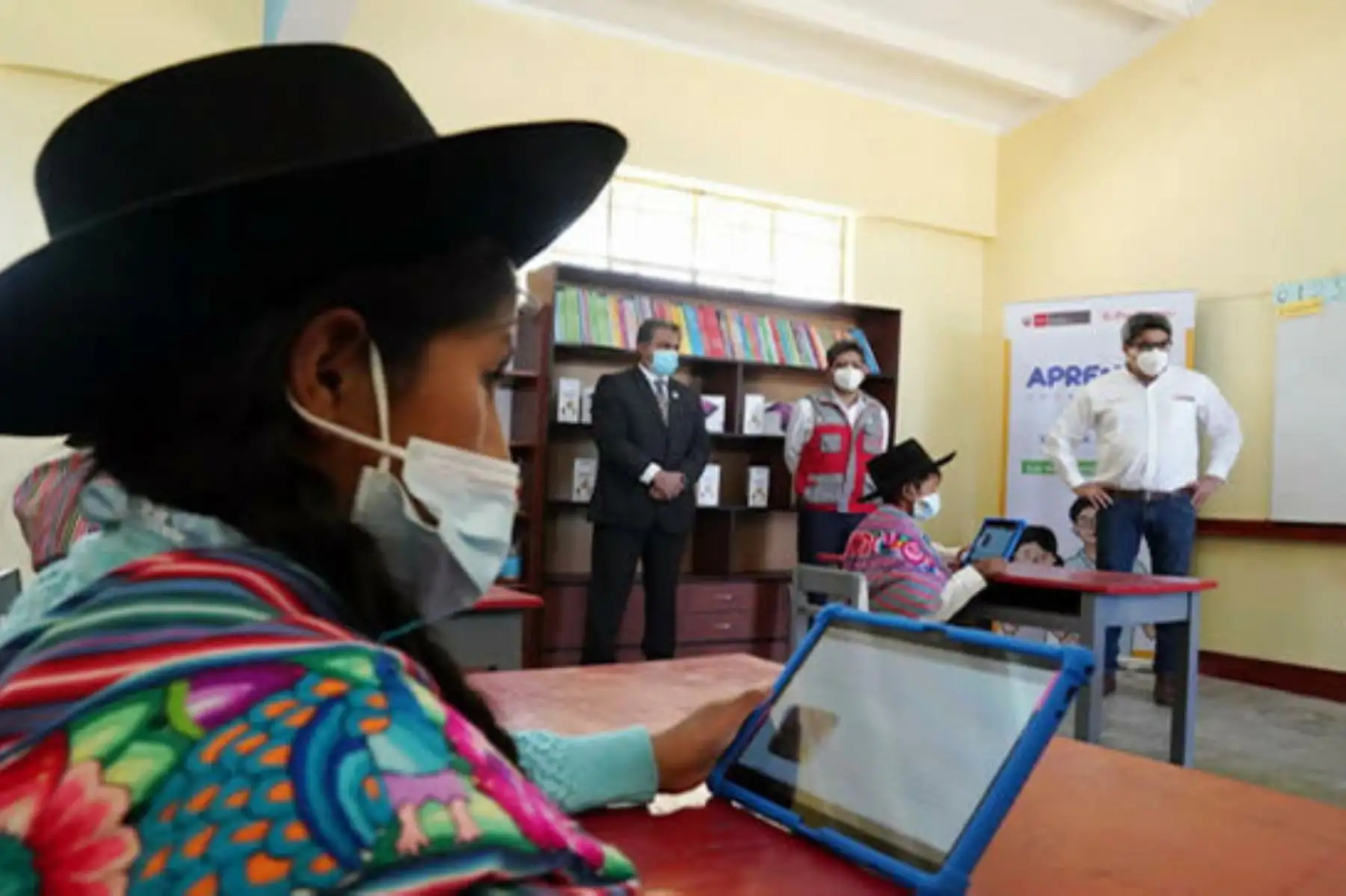 El ministro Martín Benavides anunció que el Minedu entregará tabletas al 86 % de todos los servicios educativos y al 60 % de los estudiantes de Ayacucho. Foto: ANDINA/Difusión