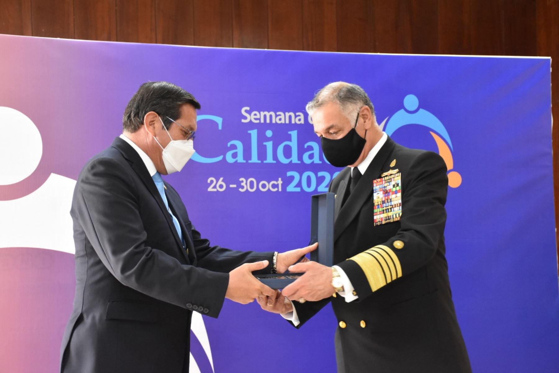 La Marina de Guerra del Perú recibió el Premio Nacional a la Calidad y Medalla Líder en Calidad Categoría Oro, en la trigésima edición de la Semana de la Calidad, la cual este 2020 lleva por lema "Éxito, en la incertidumbre". Foto: Marina de Guerra del Perú