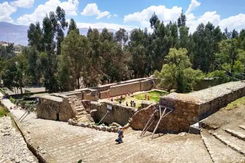 Personal de Trabaja Perú realiza labores de mantenimiento en el complejo arqueológico de Wariwillka, al sur de Huancayo. / Foto: Pedro Tinoco M.
